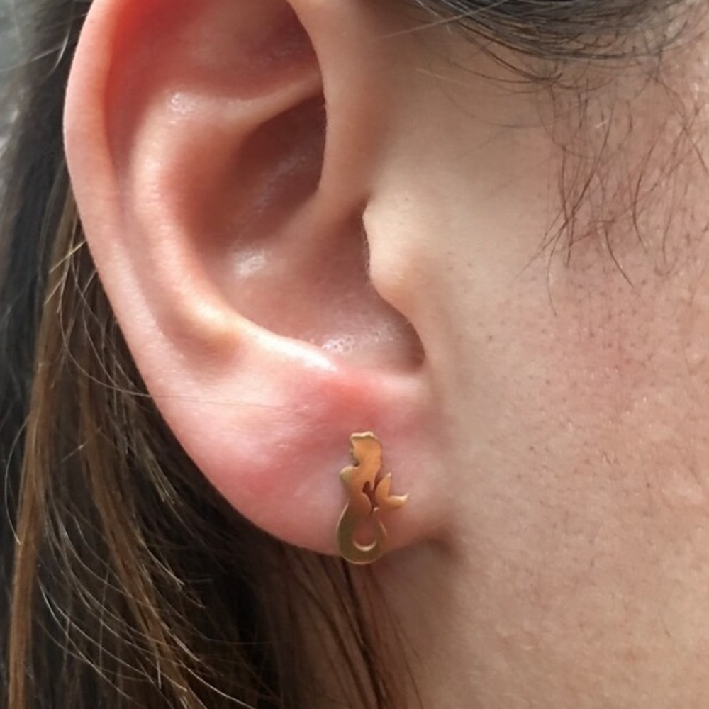 🎁💦🧜🏽♀️Gold Mermaid Earrings - Picture 3 of 4